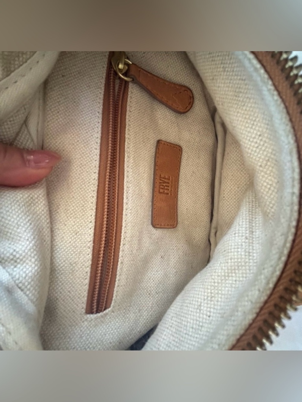 Frye Leather unisex belt Bag in Cognac Brown - Picture 3 of 4